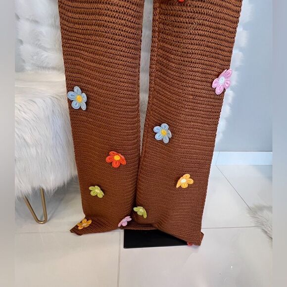 Floral Fields NWT Crochet Pant Set (S) - Picture 9 of 12